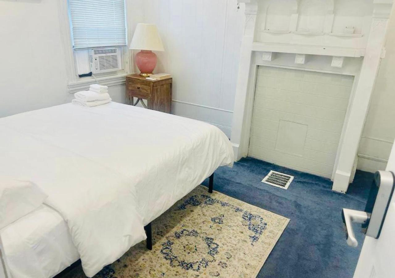 Oui On Ludlow - Entire House And Private Rooms In University City Filadelfia Exterior foto