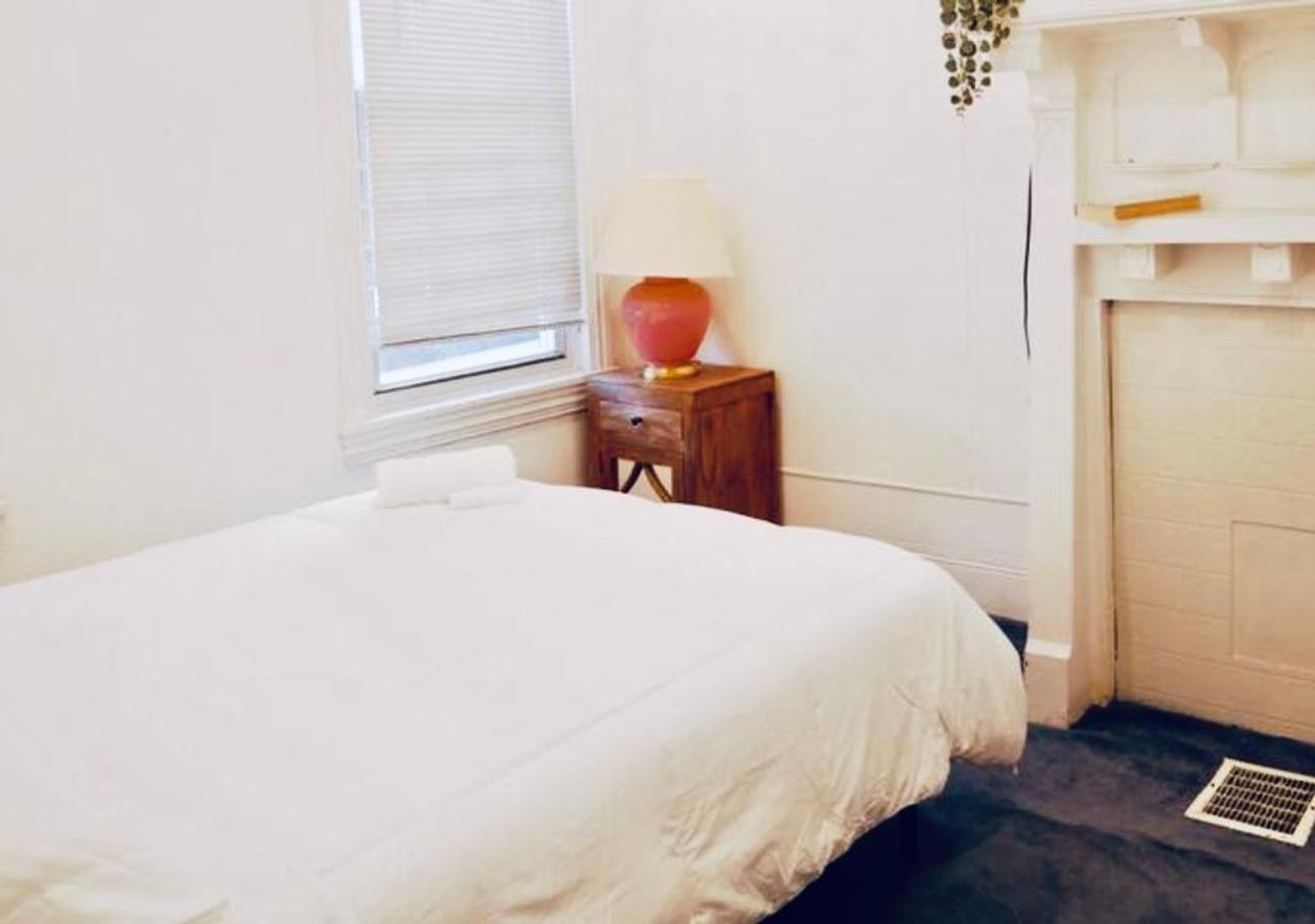Oui On Ludlow - Entire House And Private Rooms In University City Filadelfia Exterior foto